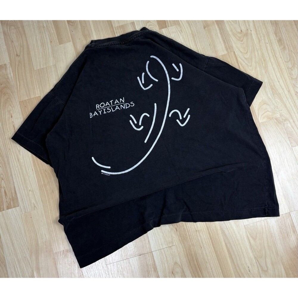 Vintage 90s Single Stitch Roatan Bay Islands Graphic T-Shirt / Black / Medium